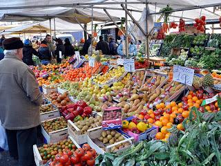 MILANO. Per Coldiretti i prezzi dell'ortofrutta salgono ma nei campi è crisi