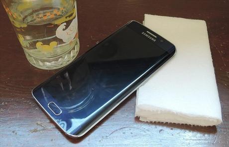 [Guida] Come pulire perfettamente lo smartphone senza danneggiarlo