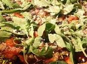 Pizza integrale verdure arrosto, rucola "parmigiano" mandorle...una pizza diversa...