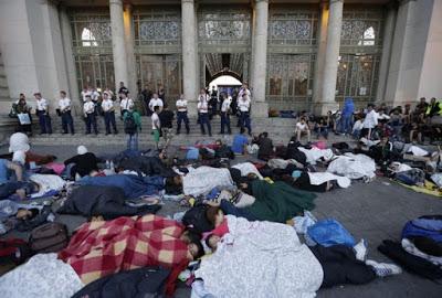 Migranti, Ungheria e Grecia al collasso, Berlino chiede controlli al Brennero