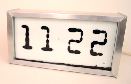 DESIGN: La sveglia 'Ferrolic' | Liquidi in movimento