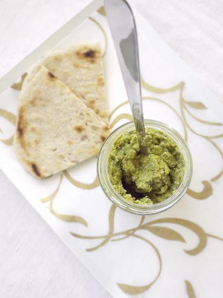 Pesto di zucchine, pecorino e noci