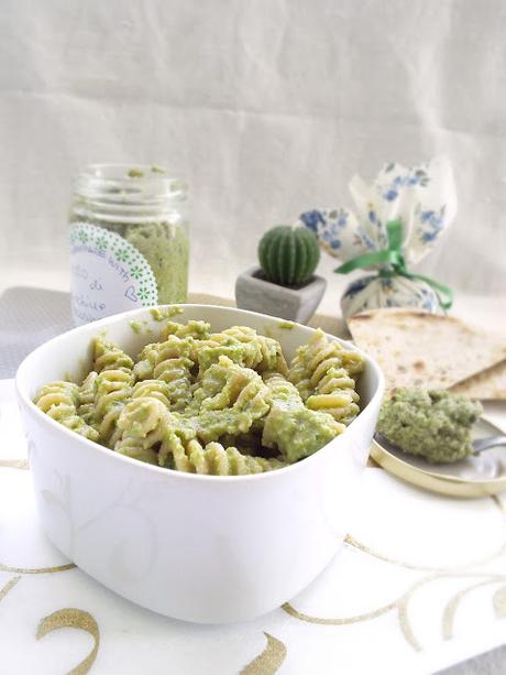 Pesto di zucchine, pecorino e noci