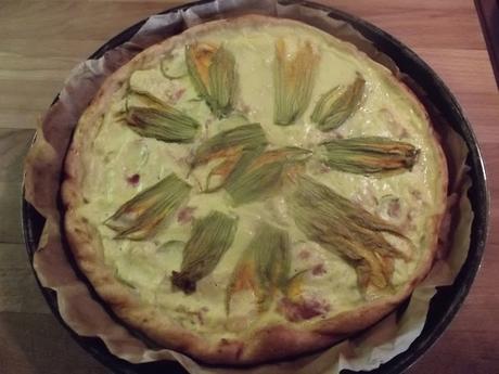 TORTA SALATA CON ZUCCHINE E FIORI DI ZUCCHINE