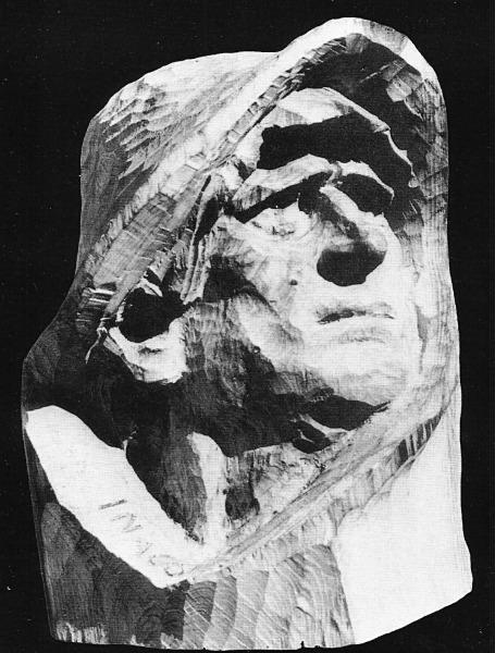 Inaco Biancalana -Testa di lupo di mare - scultura in legno - 1965 - collezione Dini - Foto tratta dal Catalogo della Mostra tenuta dal 12 al 29 aprile 2001 presso il Centro Congressi Principe di Piemonte di Viareggio in occasione del decennale della scomparsa dell'artista