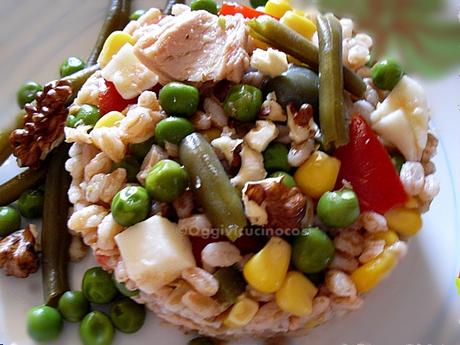 Insalata estiva di Farro con Noci e Verdure