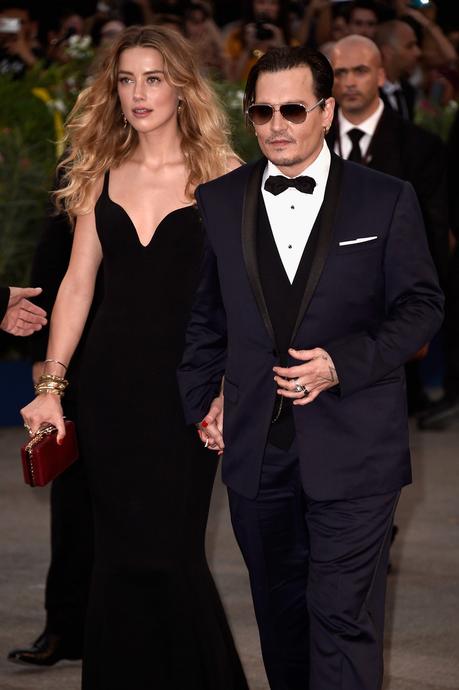 Johnny Depp--ambra-Heard-nero-Mass-Premiere-2015-Dior Homme--Suit-Style-Venezia-Film-Festival-002