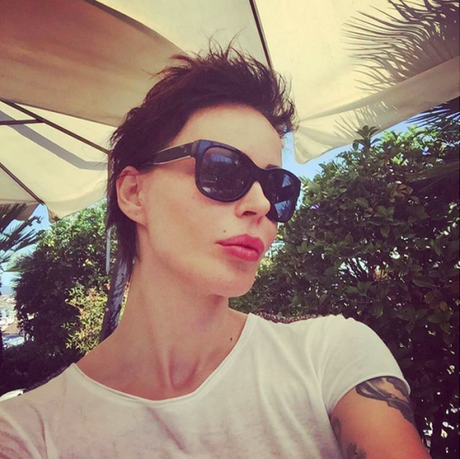 nina-moric-capelli-corti