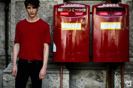 Extra Fashion: fatti la foto in tinta con lo sfondo