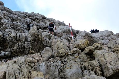 via ferrata verso il piz boè sul monte sella