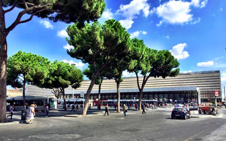 Miracolo. Il video di Piazza dei Cinquecento senza bancarelle. E' bastato togliere gli ambulanti per cambiare faccia alla piazza