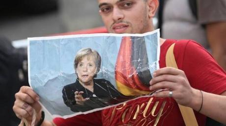 No, la Merkel non è diventata all'improvviso una santa