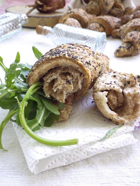 Cornetti salati alla farina integrale e semi oleosi