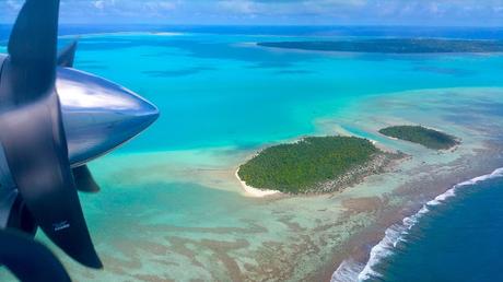 Sorvolando sulla pagina di Aitutaki - foto di Elisa Chisana Hoshi