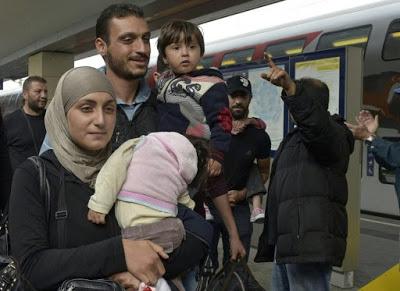 Migranti, l’Austria blocca i treni dall’Ungheria