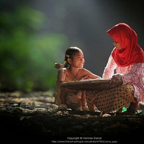 La vita nei villaggi indonesiani negli scatti di Herman Damar