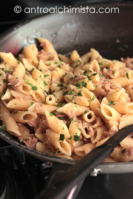 Mezze Penne al Tonno con Lime e Curry