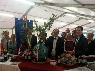 CORNEDO VICENTINO (vi). La prima festa nazionale della corniola con menù speciali, birra e tanto divertimento