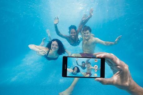 Se hai un Sony Xperia non usarlo sott'acqua!