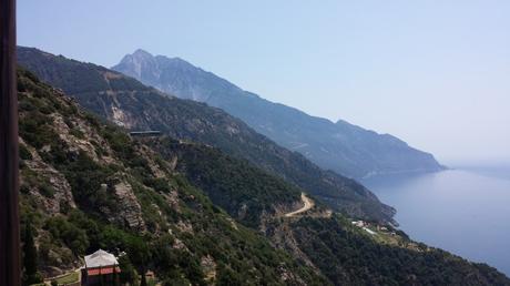 Il monte Athos visto dal monastero di Simonos Petras