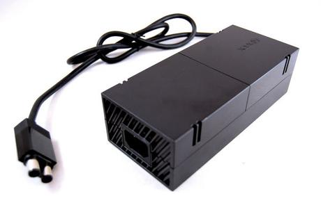 Microsoft sostituisce l'alimentatore di Xbox One