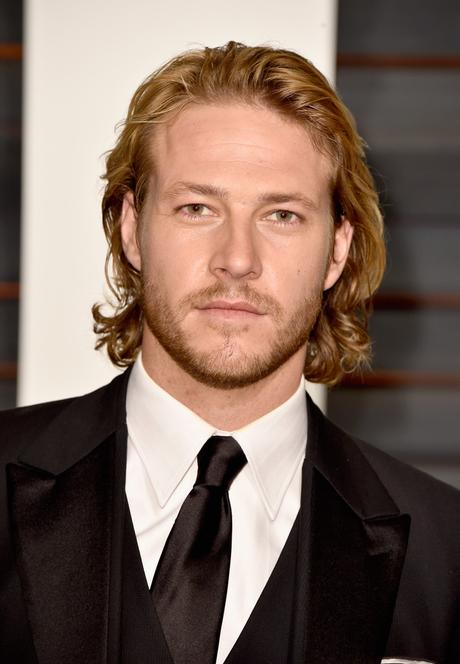 Luke-Bracey-Hairstyle-Picture-Elton-John-Oscars-Party-February-2015