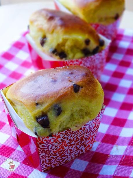 Back to school: panini morbidi al latte con lievito madre e gocce di cioccolato