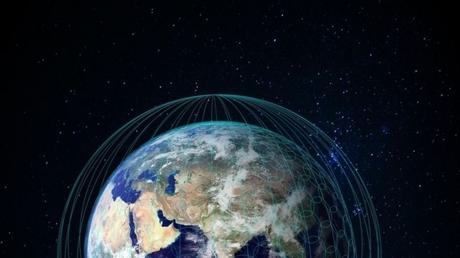 Il progetto di Elon Musk su internet tramite satelliti fa un passo avanti