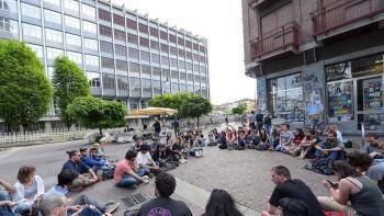 Studenti davanti a Palazzo Nuovo