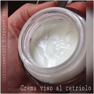 Preparare una crema viso all'estratto di cetriolo