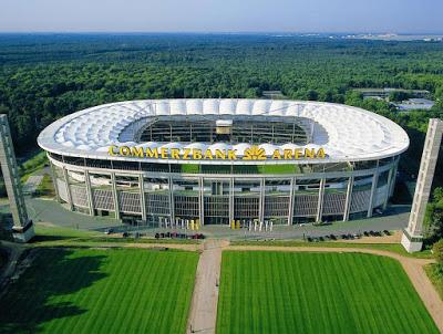 Eintracht Frankfurt, possibile ampliamento della standing area della Commerzbank Arena