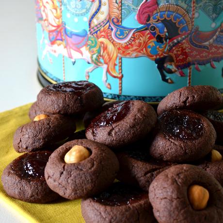 Noi il trend del marrone lo onoriamo così: biscottini al cioccolato facili e veloci