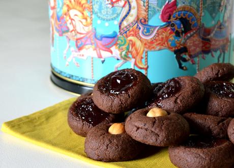 Noi il trend del marrone lo onoriamo così: biscottini al cioccolato facili e veloci