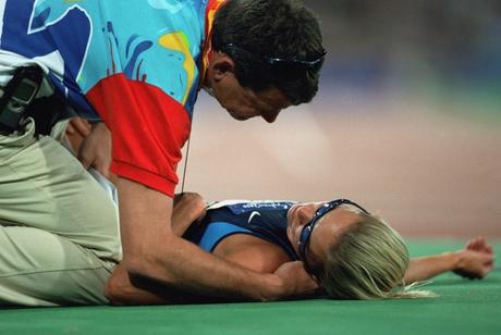 Suzy Favor Hamilton, da atleta olimpica a escort di lusso: una storia di dipendenza da sesso e disturbo bipolare (FOTO)