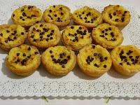 Pasteis de nata, ovvero le paste alla crema, con gocce di cioccolato