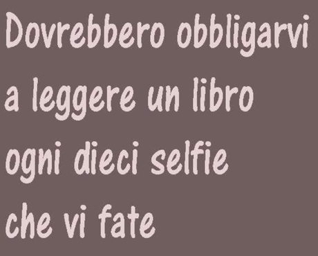 selfie facebook instagram social network scemo idiota