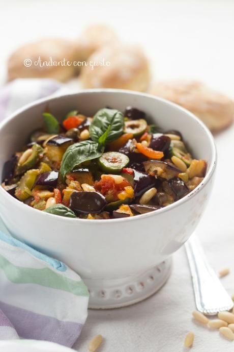 Caponata di melanzane alla siciliana: ode alla Mela Insana.