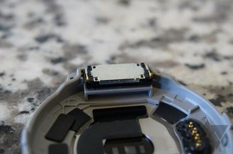 Huawei Watch: il teardown rivela uno speaker ancora non attivato