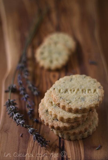 Biscotti alla lavanda C