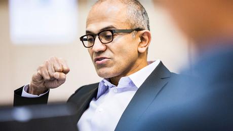 Satya Nadella mostra la centralità di Microsoft nell'ecosistema Apple