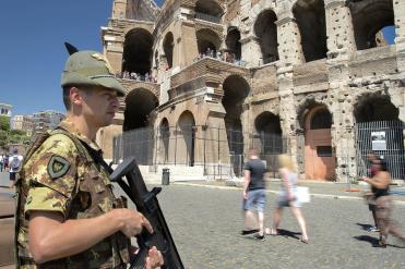 Roma/ Arco di Costantino. Operativa l’operazione “Strade Sicure” con i “Granatieri di Sardegna”