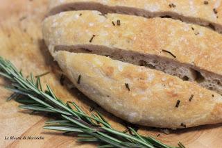 Focaccia al rosmarino a lunga lievitazione