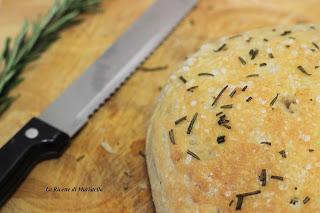 Focaccia al rosmarino a lunga lievitazione