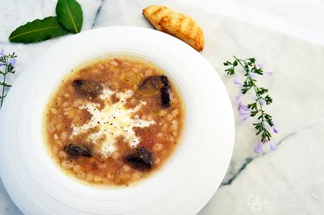 Zuppa di Orzo, Funghi, Mele e Barbabietole