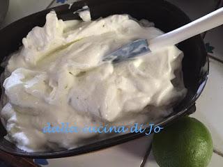 Sorbetto di yogurt e lime