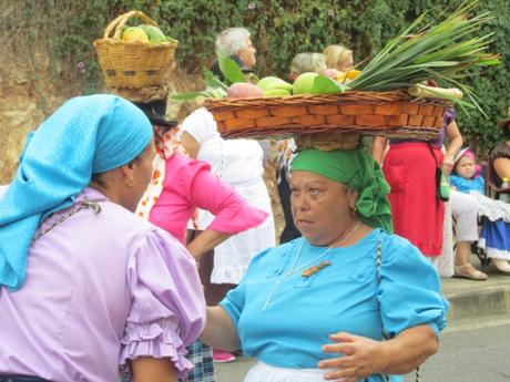 70 foto + 2 video della Festa del Pino a Teror