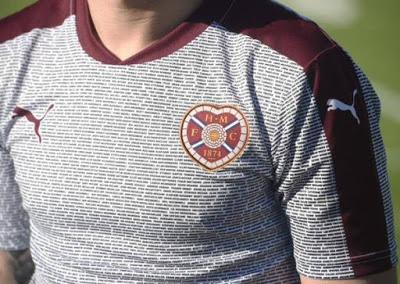 Heart of Midlothian, presentata la maglia con i nomi dei tifosi che contribuirono a salvare il club dal fallimento