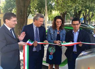 PAVIA. Prima colonnina per la carica dei veicoli elettrici: Pavia apre al futuro di una mobilità davvero sostenibile.