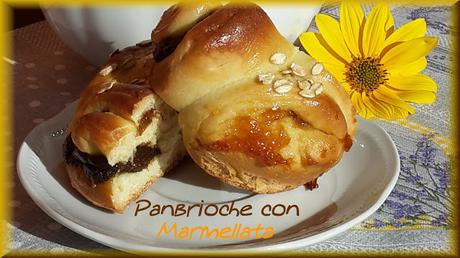 Panbrioche con marmellata e fiocchi d 'avena