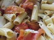 Pasta, pomodori scamorza